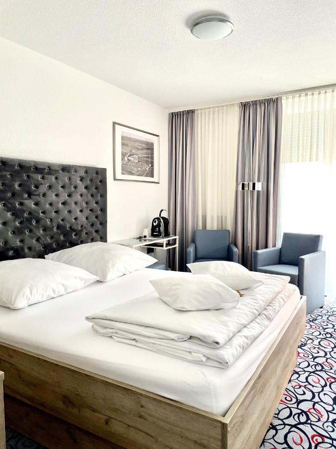 Pfefferhoehe Hotel & Restaurant Alsfeld Exteriör bild